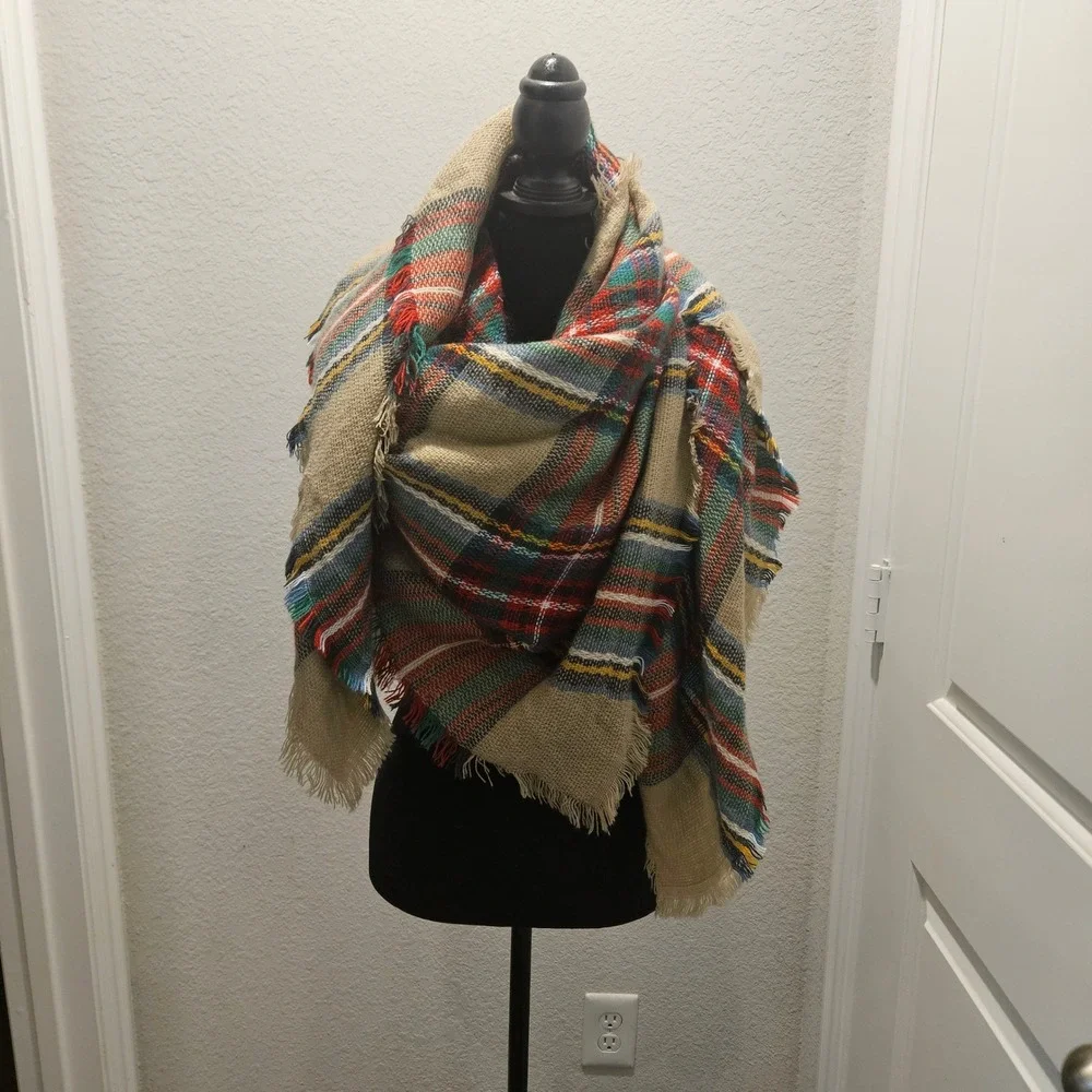 Blanket Scarf OS‎ Tan Plaid Fringed Square Oversized Wrap Tartan Shawl Cozy Warm